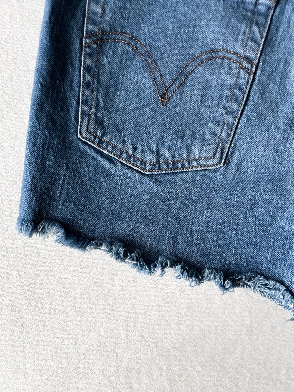 Levi's Ribcage Shorts - Picture 11 of 13